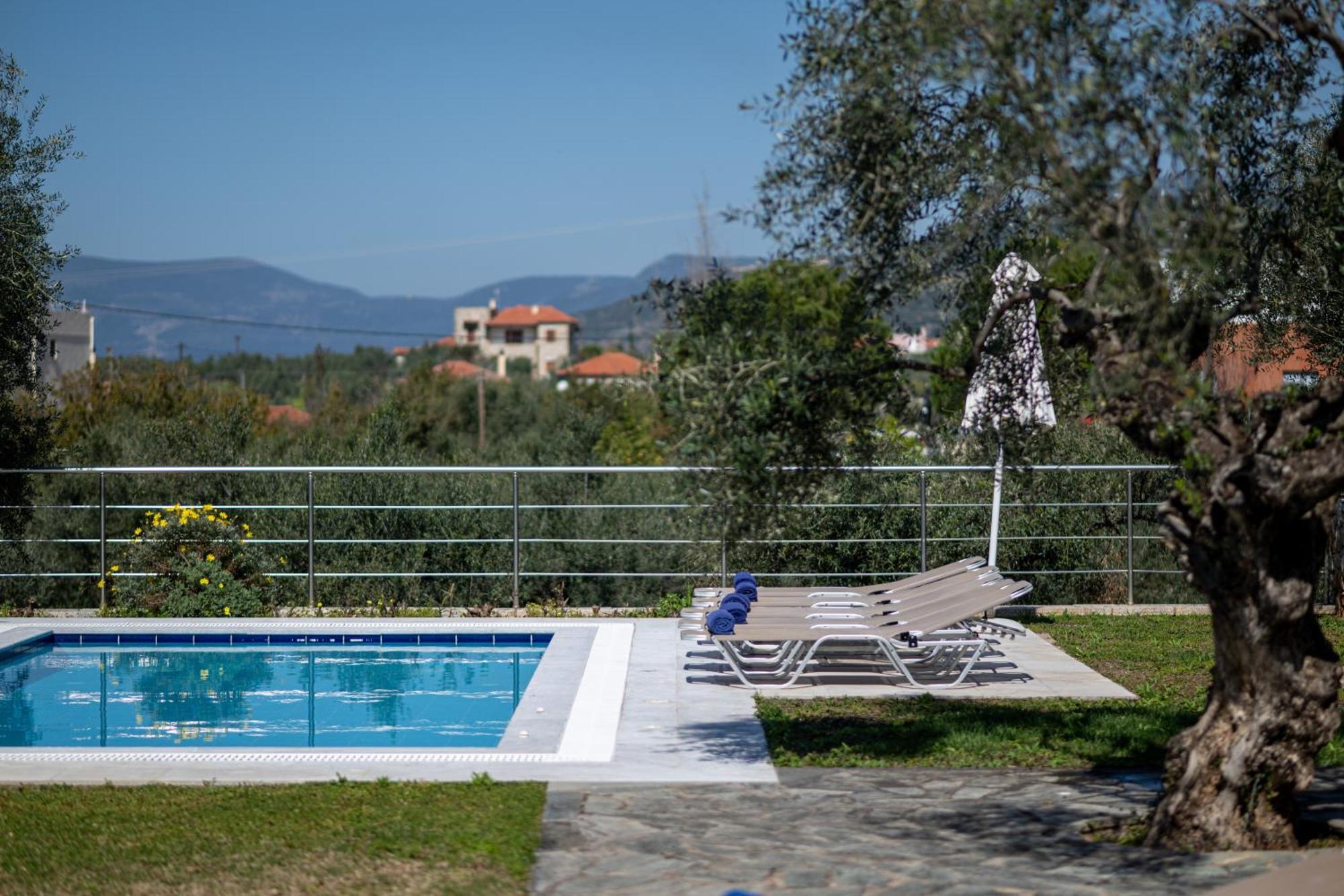 Torri Di Pietra Villa Stoúpa Rom bilde