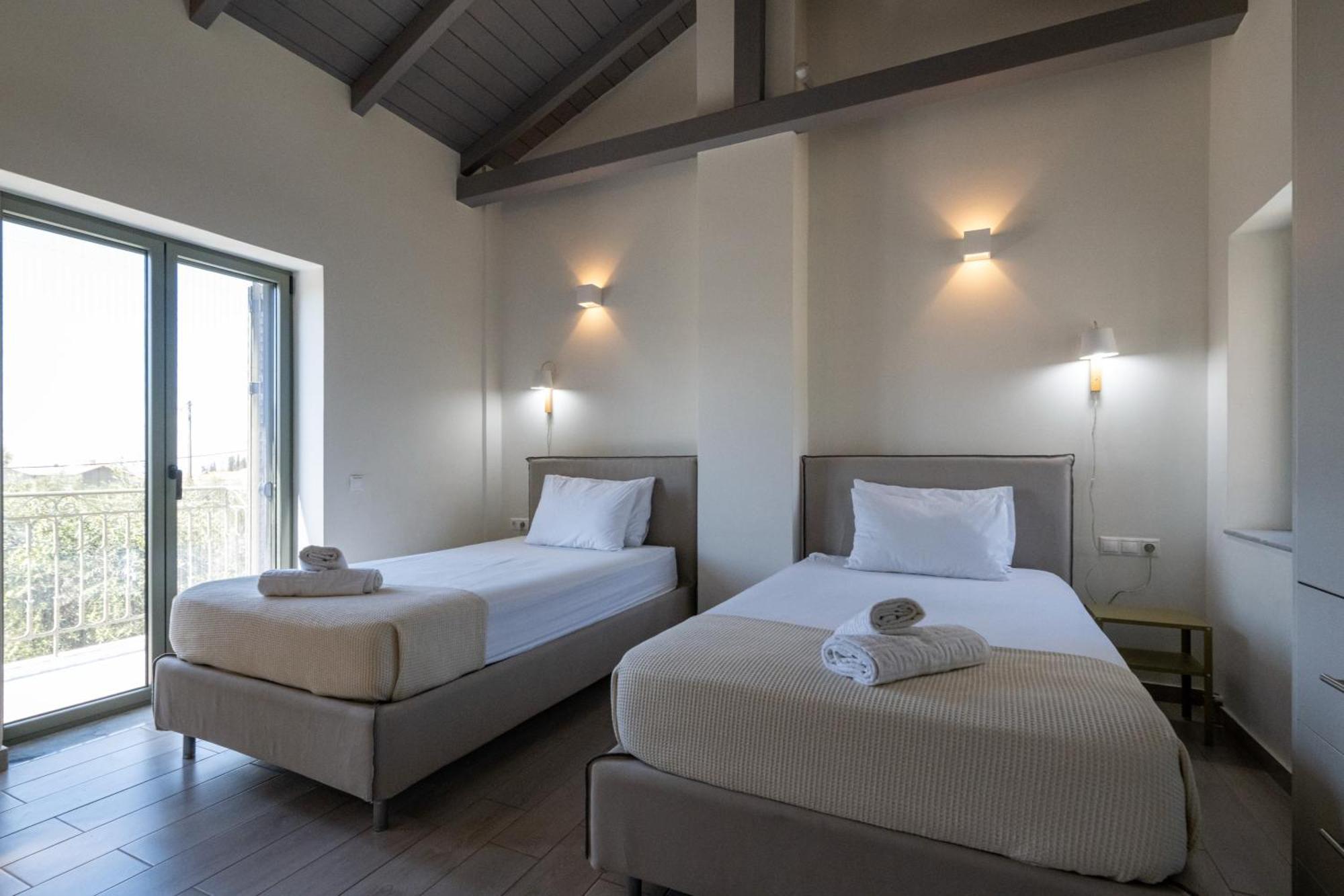 Torri Di Pietra Villa Stoúpa Rom bilde