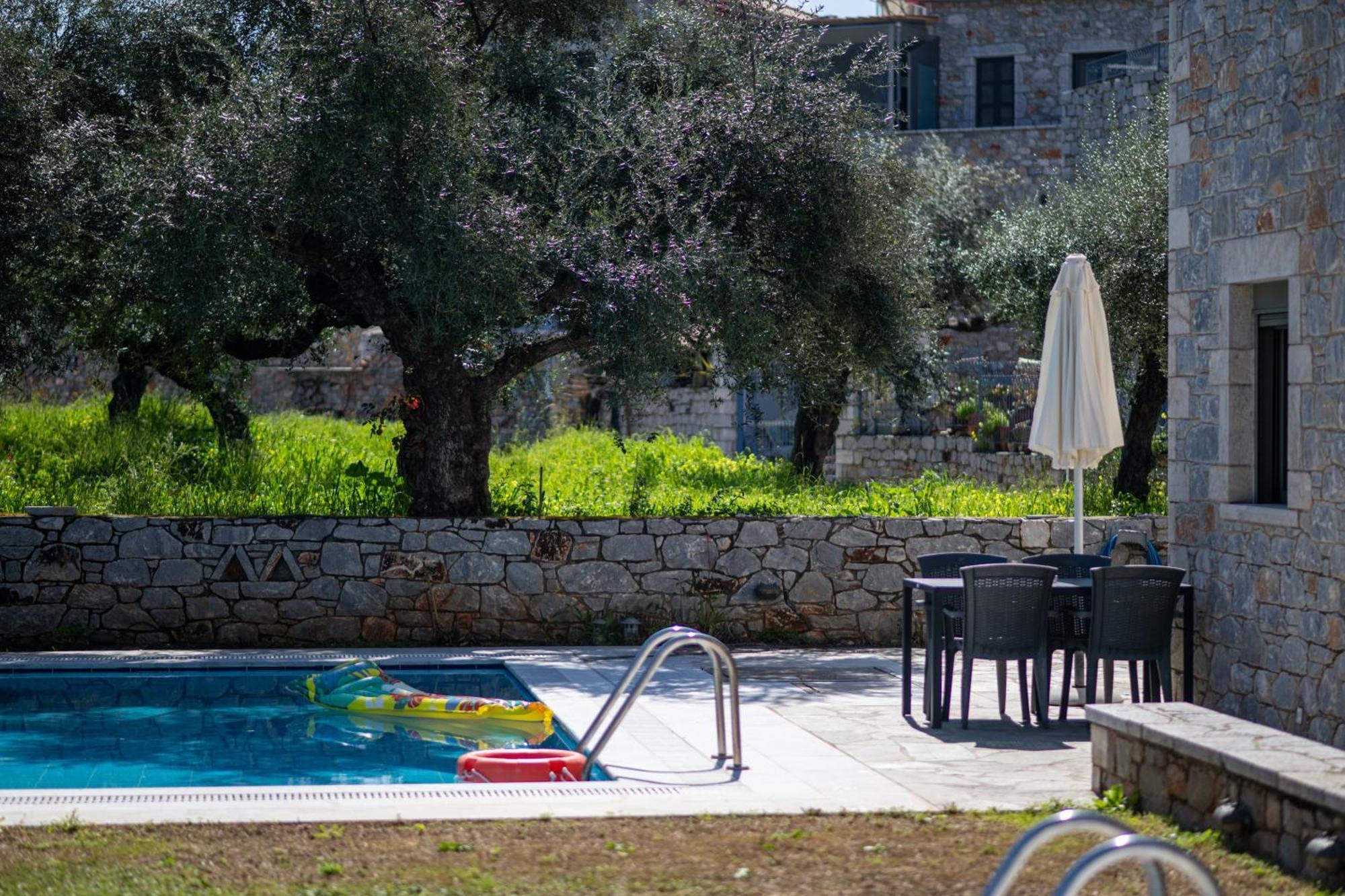 Torri Di Pietra Villa Stoúpa Rom bilde